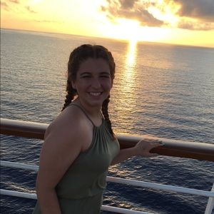 Meet your Posher, Avery